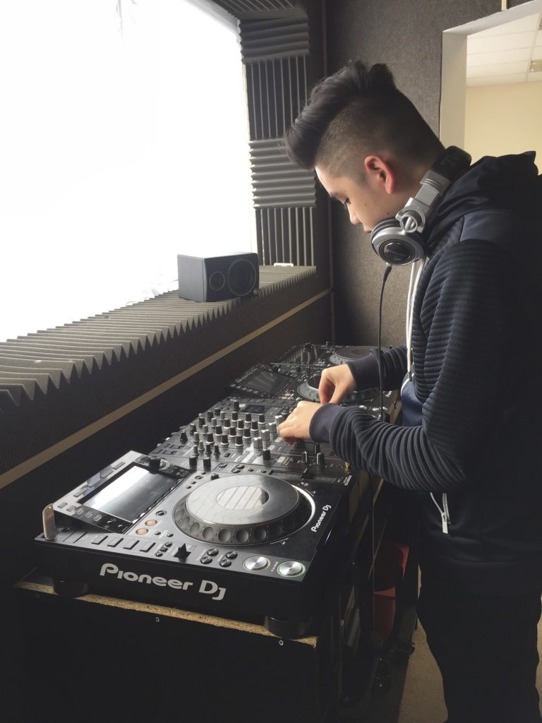 Learn To To DJ at On The Rise DJ Academy (Student)