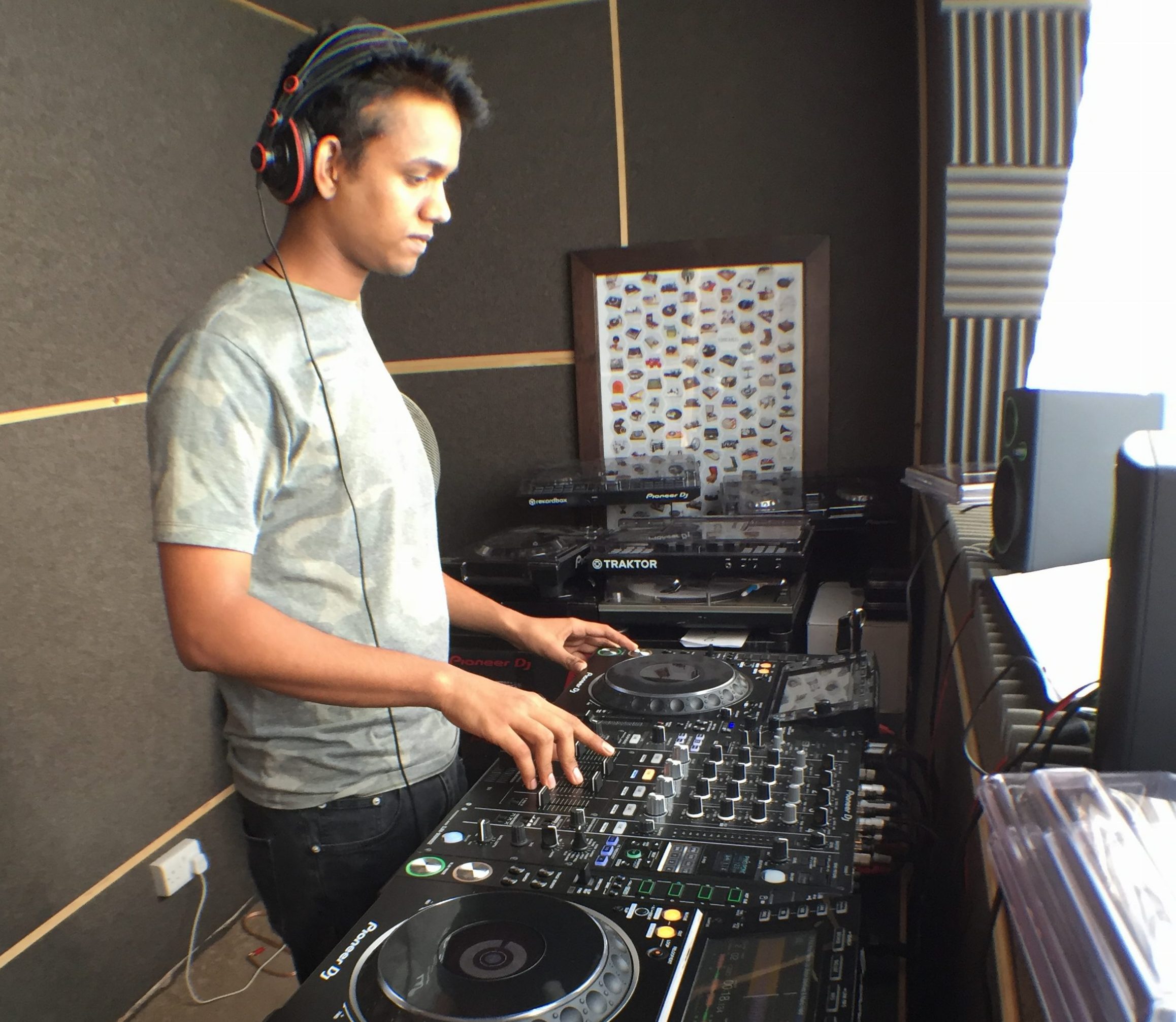 Learn To To DJ at On The Rise DJ Academy - Hament / Student
