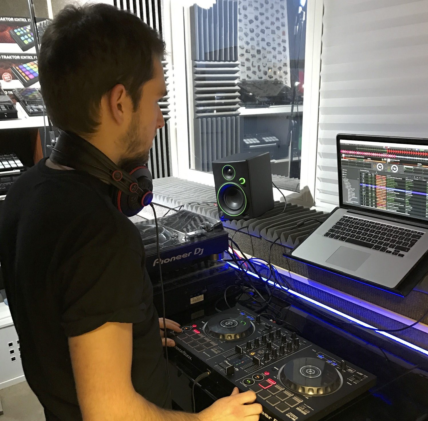 Learn To To DJ at On The Rise DJ Academy / Nicolas - Student (DJ Course)